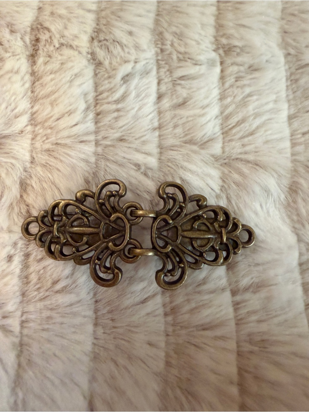 Bronze/Brass Look Sweater/Kimono/Wrap Clip